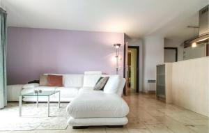 Nice Apartment In Bredene With Kitchen