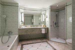 Business Suite with Executive Lounge Access room in JW Marriott Bucharest Grand Hotel