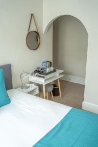 Deluxe King Room room in Brighton Marina House Hotel