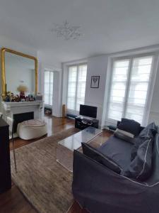 Air conditioning Paris central stylish apartment