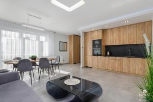 Port Towarowa 17 z garażem by Jantar Apartamenty Kołobrzeg