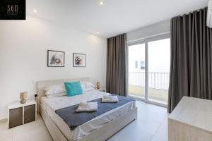 Stunning 3BR penthouse, opposite the harbour by 360 Estates