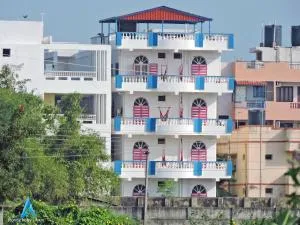 Holi-Wood Guesthouse - Pondicherry