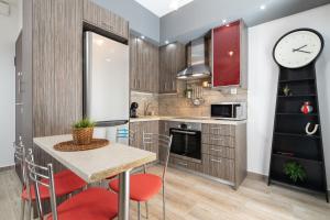 F & B Collection - Flat for 4