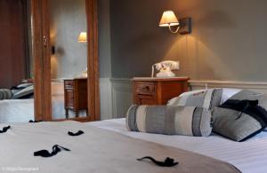 Hotels The Originals City, Hotel de la Balance, Montbeliard : photos des chambres