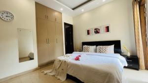 BluO Studio DLF CyberCity - Kitchen, Balcony, Lift