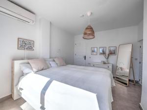 Penthouse with roof terrace in Parador, Nerja