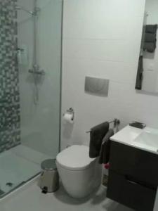 Modern apartment 250m from the sea with parking space behind gate