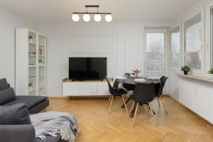 Warsaw Old Town Apartment 2023 by Renters