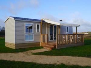 Campings DOMAINE DE LA GRANGE DES CHAMPS : Bungalow Familial