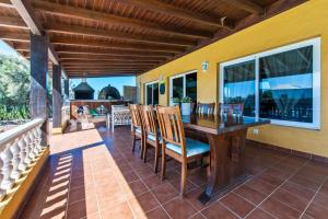 Charming Villa with Sea View in El Roque, Private Pool