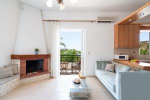 A 5 bedroom villa with pool & amazing sea view!