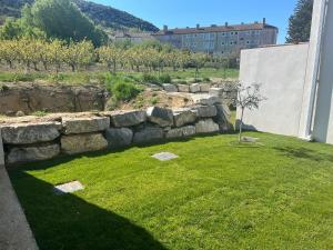 Appartements Les Papillons du Ventoux - La Petite Tortue - een slaapkamer met terras : photos des chambres