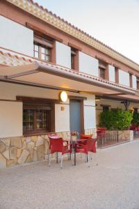Two-Bedroom House (4 Adults) room in Casas Rurales Los Olivos