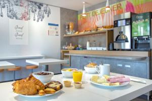 Hotels Ibis Budget Frejus Capitou : photos des chambres