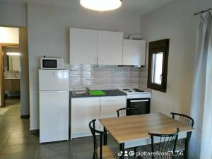 Giannis Apartment 1 by the Sea