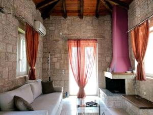 Villa *Orizontas*5 from town-seaMountain view