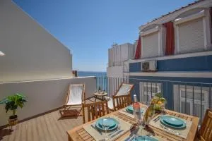Central & Stylish 2 Bedroom Apartment w/ Balcony - Albatroz