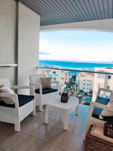 SUNNY OCEAN VIEW APARTMENT - pool, fibre net