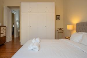 1930s neoclassical apt in the heart of Athens