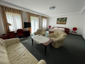 Hotel August