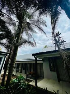 6 on Columbus Guesthouse - 伊登维尔