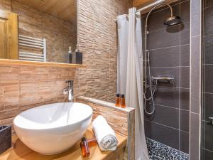 Appartement cosy 2 pièces, 4 pers, centre de La Clusaz, proche pistes, balcon et wifi - FR-1-437-52