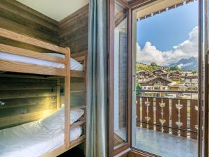 Appartement 4 Pièces au Centre du Village - Proche Pistes, Wi-Fi, Parking, Balcon - FR-1-437-24