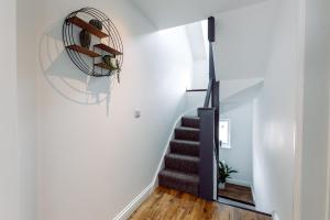 Chute House 4 Bed House Private Garden City Ccenter