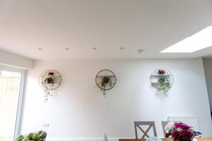 Chute House 4 Bed House Private Garden City Ccenter