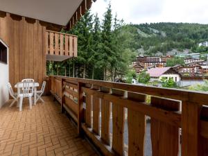 Appartement Centre Village ★★★, Parking, WIFI, Pied des Pistes, Confort 4 pers - FR-1-437-14