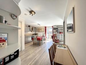 Appartement rénové à Chamonix, balcon, parking - FR-1-507-37