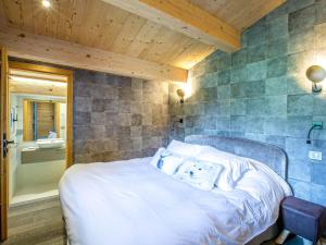 Chalet 4**** La Clusaz: sur les pistes, 10 pers, terrasse, garage, Wifi, linge inclus - FR-1-437-80