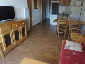 Appartement 3 Pièces avec Piscine, Parking et Wi-Fi à Orcières Merlette - FR-1-636-28