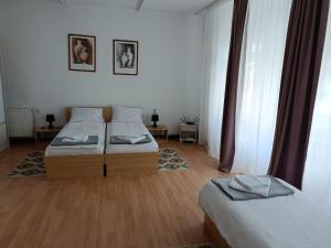 Apartament Little John