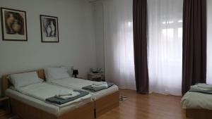 Apartament Little John