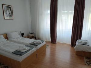 Apartament Little John