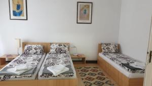 Apartament Little John