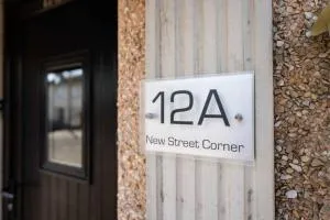 New Street Corner - 邓吉文