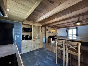 Chalets Chalet renove 3 chambres, charme, WiFi gratuit, proximite pistes - FR-1-452-128 : photos des chambres