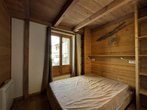Chalets Chalet renove 3 chambres, charme, WiFi gratuit, proximite pistes - FR-1-452-128 : photos des chambres