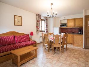 Spacieux appart 6 pers au pied des pistes avec terrasse et parking - FR-1-508-2