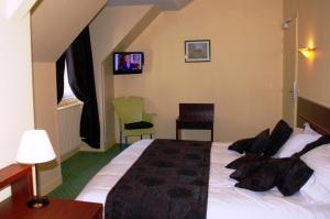 Hotels The Originals City, Hotel Cathedrale, Lisieux (Inter-Hotel) : photos des chambres