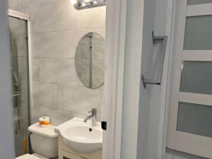 Luxury 1 Bedroom & Rooftop Pool unit #2