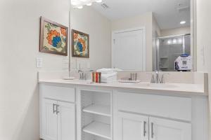 2 Bedroom - 2 Bathroom Storey Lake 4721-203 Ct