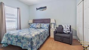 Shell Yeah at Laketown Wharf #730 by Nautical Properties