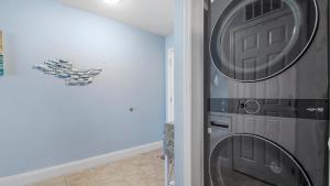 Shell Yeah at Laketown Wharf #730 by Nautical Properties