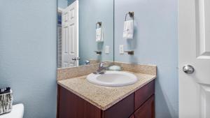 Shell Yeah at Laketown Wharf #730 by Nautical Properties