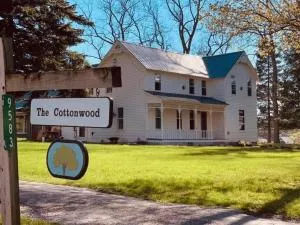 The Cottonwood Inn B&B - إمباير