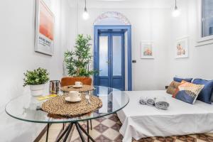 MILAN CITY CENTER Elegant Flat 4-Pax - Metro M1 - FAST WIFI - AC & Balcony